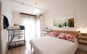 Le Petit Hotel